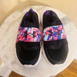 Girls Under Armour Slides Sneakers Size 5Y Black Multi Color Good Condition